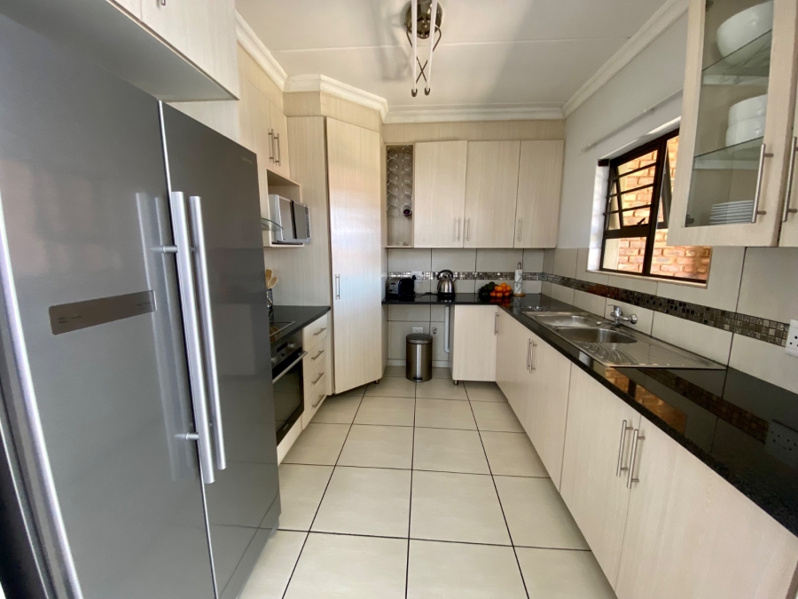 3 Bedroom Property for Sale in Waterval East North West